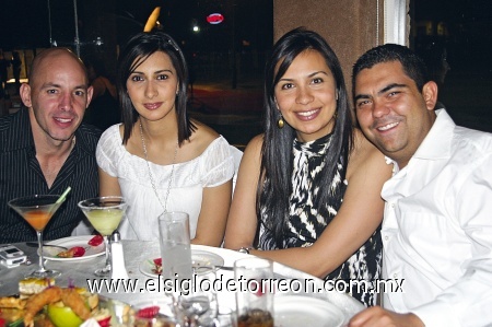 Rogelio Sada, Laila Reyes, Amy Reyes y Juan Carlos Gómez.