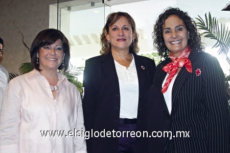 Leticia Herrera, Alma Mora de Villalobos y Gaby de Hernández