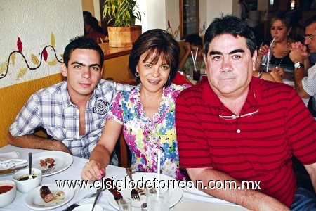 Ricardo, Malu y Ricardo Andrés Diez Arteaga.