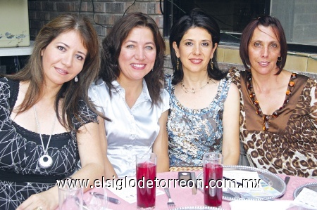 Susy Rivera, Paty Meade, Cecilia Salazar y Charito Siller.