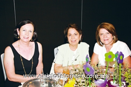 Paquita de Gil, Rosa Valdés y Susana de Jiménez.