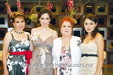 Boda en puerta
Sara Alba, la festejada Selene González, María Luisa González y Evelyn Anguiano