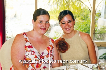 Cecilia Iriarte y María Fernanda Roque.