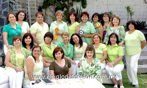 26052009 Todas unas artistas. Socias del Club de Jardinería Clivia, presentaron una exhibición pequeña de diseño que se tituló 'Reflexiones de Italia'.