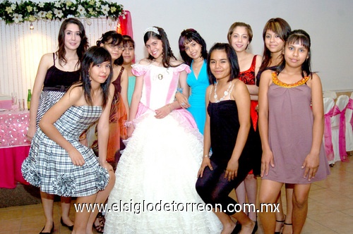 17052009 Felices quince. Nury Pérez González acompañada de sus amigas Mónica, Denisse, Mariel, Myrna, Mary Cruz, Lupita, Marisol, Esmeralda y Pamela.