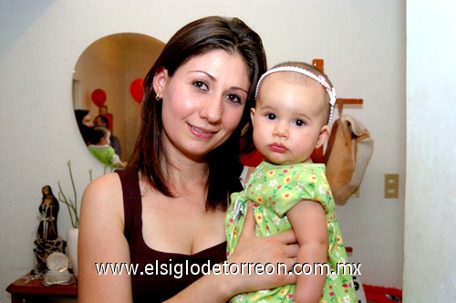 17052009 Karla de Durán y su hija Ivanna Durán Ortiz.