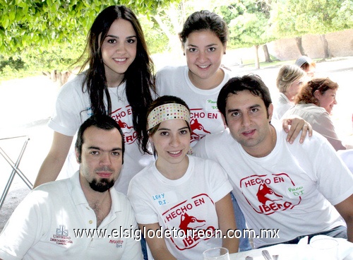 27052009 Diseñadores Industriales. Paco, Pamela, Lety, Paulina y Andrés.