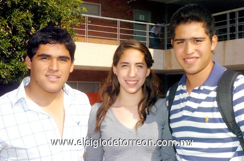 26052009 Antonio Chávez, Jénifer Beuchot y Toto Cobos.