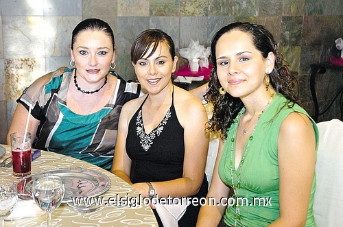 17052009 Gaby de Martínez, Lourdes de Rodríguez y Ana de Tejada.