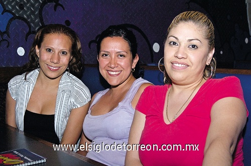 17052009 Brenda Ruiz, Claudia González y Alma Beltrán.