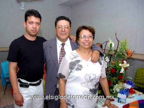 30052009 Profr. José Ramón Ocón Acosta, Beatriz Pérez de Ocón y Vladimir Ocón Pérez.- Érick Sotomayor Fotografía