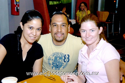 24052009 Jéssica Pérez, Ulises García y Donna Ealand.