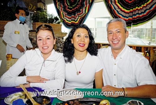 24052009 Alejandra Colín, Mary Flores y Hugo Beristáin.