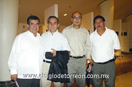 CELEBRANDO GregorioMuñoz, Pedro de Torre, Sergio Gómez y Estevan Pulido.