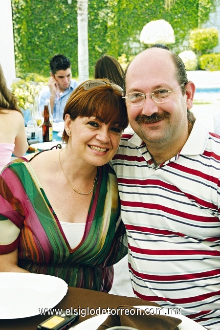 EN PAREJA Gabriela y Enrique Treviño.