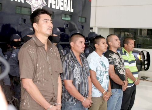 También fueron presentados Miguel Angel Bagglietto Meraz, alias 'Angel', de 34 años; Joel González Esparza alias 'Raspu', de 26; Benni Jassiel Ramírez Ramírez, alias 'El Broder', de 19 años; y Jesús Aarón Acosta Montero, alias 'El Tarrayas', de 36 años.