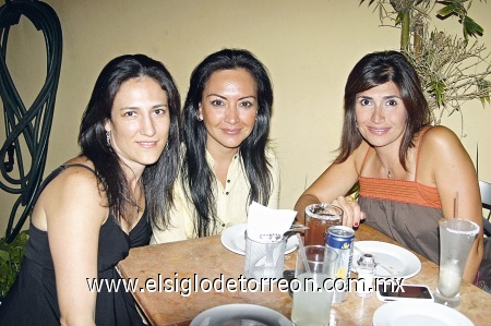 Claudia Padilla, Telma Barrios y Alejandra Elías.