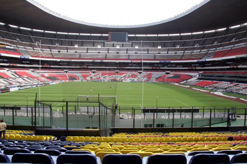 El Estadio Azteca también conocido como El Coloso de Santa Úrsula esta listo para el enfrentamiento de las selecciones de Estados Unidos y México en partido eliminatorio rumbo al Mundial de Sudáfrica 2010.