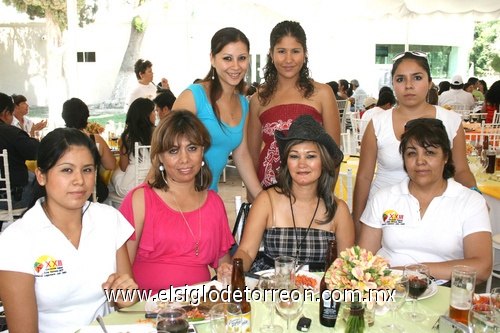 17082009 Areli Borrego, Martina Castro, María Woo, Leticia Zaragoza, Vanessa Woo, Verónica Ávila y Alejandra Hurtado.