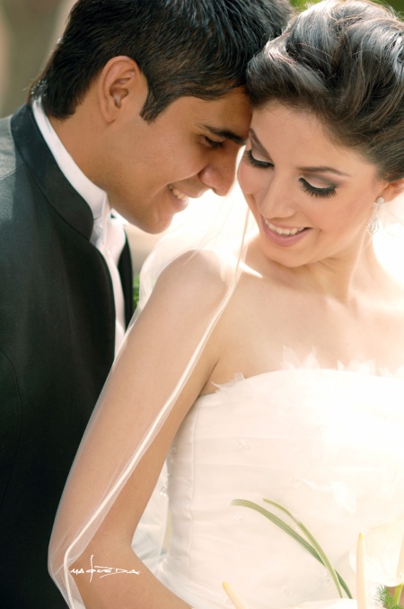 Srita. Celeste Aída Machain González y Alejandro Bobadilla Carrillo, unieron sus vidas en matrimonio.

Maqueda Fotografía