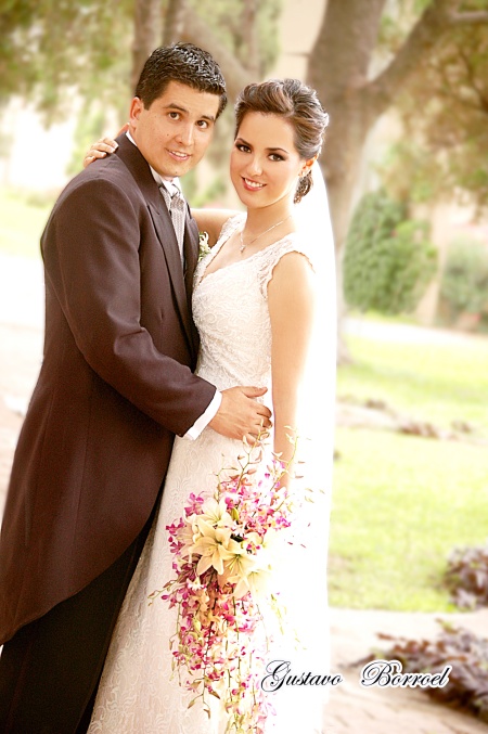 Lic. Selene Anguiano González e Ing. Jorge del Bosque Alba, contrajeron sagrado matrimonio en la iglesia
de la Encarnación, el pasado 20 de junio de 2009, en punto de las 20:00 horas. 

Gustavo Borroel Fotografía