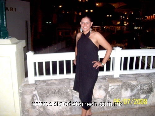 Ana Luisa Álvarez, Plaza La isla Cancún Quintara Roo.