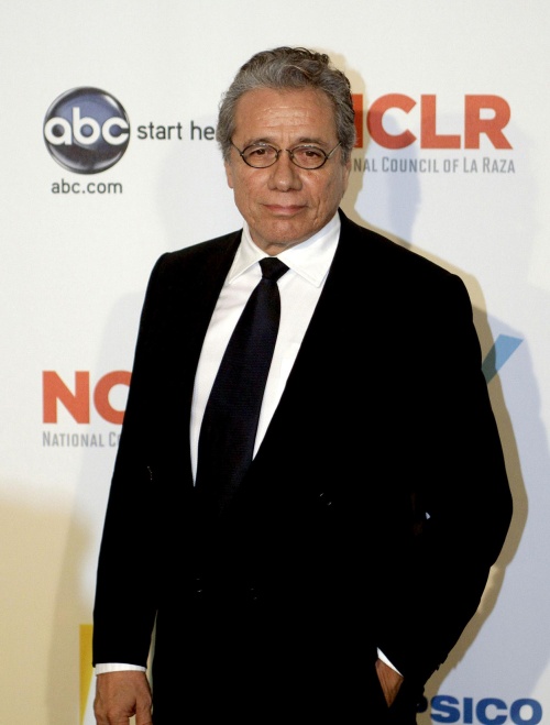 El actor Edward James Olmos, en el marco de los premios ALMA, a la Excelencia en la Industria, en un evento organizado por el Concilio Nacional de la Raza (CNLR, por sus siglas en inglés), en Los Ángeles, California.