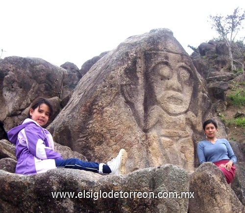 Ana María Espinoza y Cristina Restrepo en San Agustín (Huila) la zona arqueológica más importante de Colombia