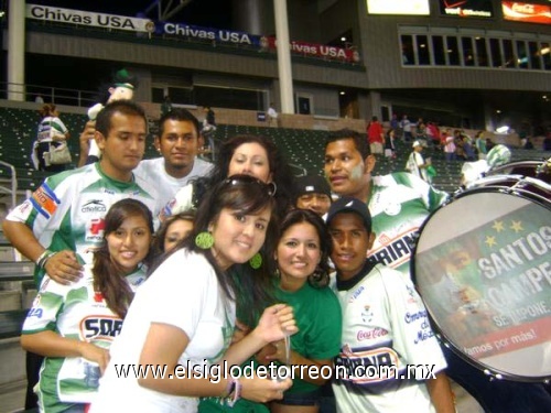 Apoyando al Santos en Los Ángeles, Ca. el miércoles 16 de Julio de 2008.