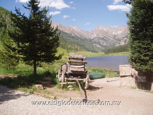 Aqui les mando esta foto de las montañas de avon,colorado