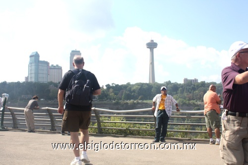 Juan F. Aranda en las cataratas del Niágara. Septiembre 2009.