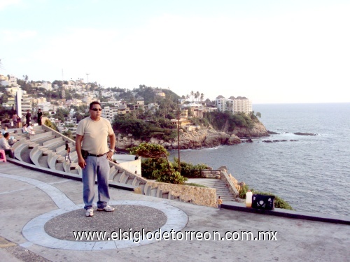 Enrique Acosta Varela en Sinfonía del mar en Acapulco Guerrero.