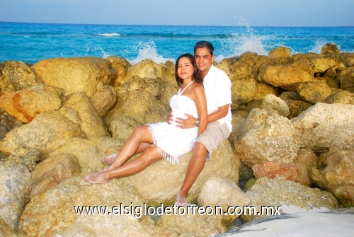 Jose Luis Torres y Adriana M. Chavez  Verano 2009 en Cancún, Celebrando 10 años de Matrimonio