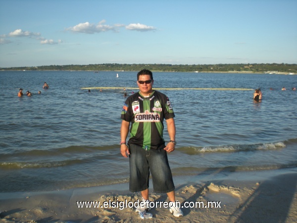 Carlos Negrete, en un día de descanso  en Waco, Texas saludos a toda la Comarca Lagunera, en especial a mi querido Gómez Palacio, Dgo.