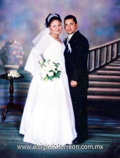 Alejandra Tellez y Jose A. Rdz el 21 de diciembre del 2002.....Recuerdo De la Bendicion Nupcial.