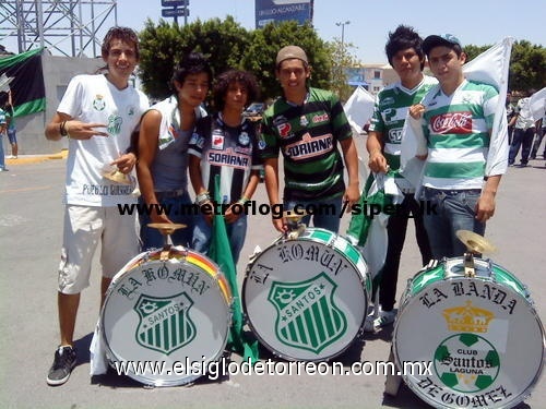 'La Komun' de Gómez la barra del Santos Laguna.