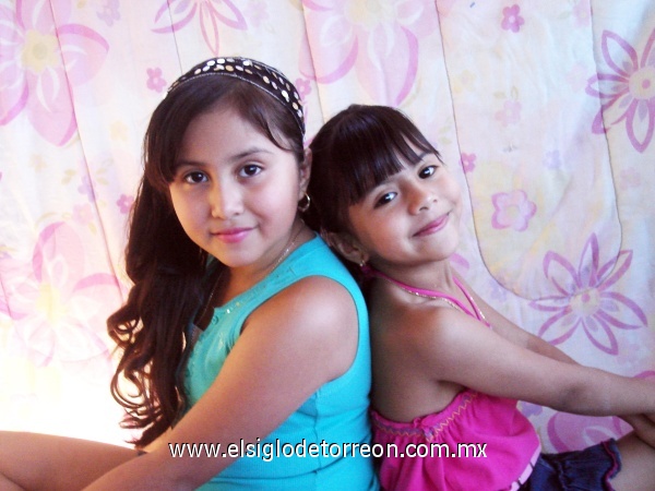 Gabriela y Emily Avila Treviño en sus cumpleaños # 9 y 6, desde Houston, Tx.