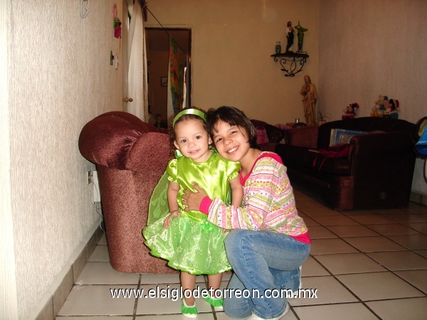 Desfile de primavera, Biby y Gaby.