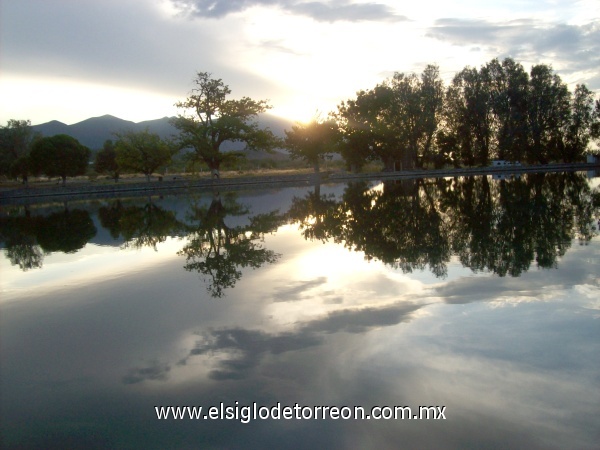 Juan Jose Ibarra Glz, FOTO TOMADA EN UN ATARDECER EN EL ESTANQUE DE ZAPATA EN PARRAS DE LA FUENTE COAH.