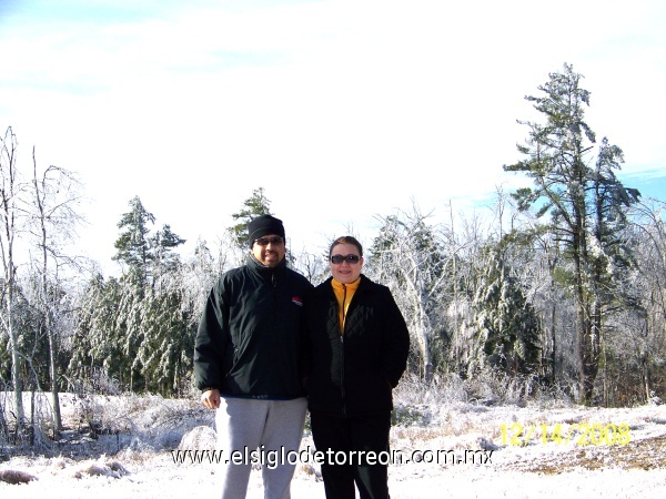 Rigo y Yadira Palacios, Saludos desde New Hampshire