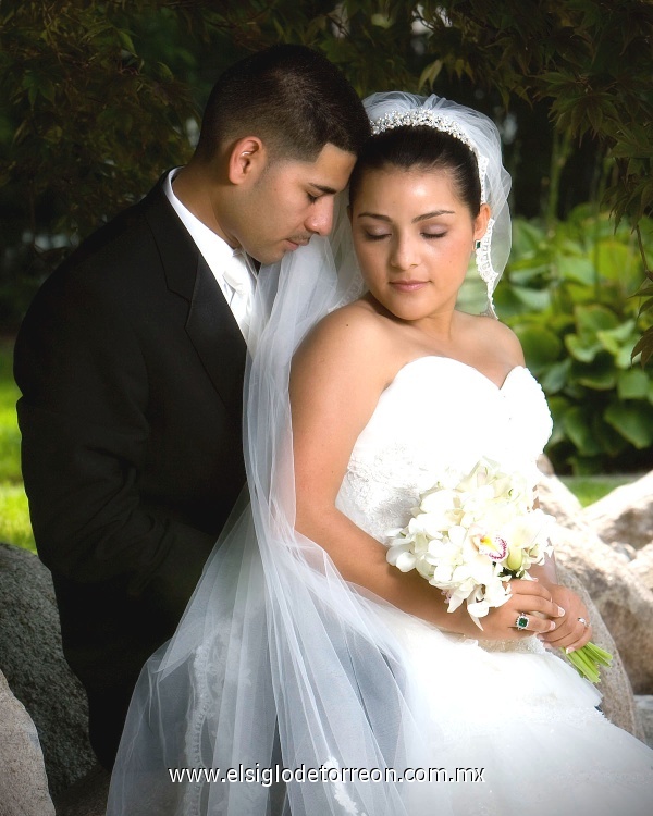 Esta foto es de mi boda con Victor Aguilera, que fue el 5 de Septiembre 2009 y fue en South Bend, Indiana, Estados Unidos y soy nacida en Torreon Coahuila.