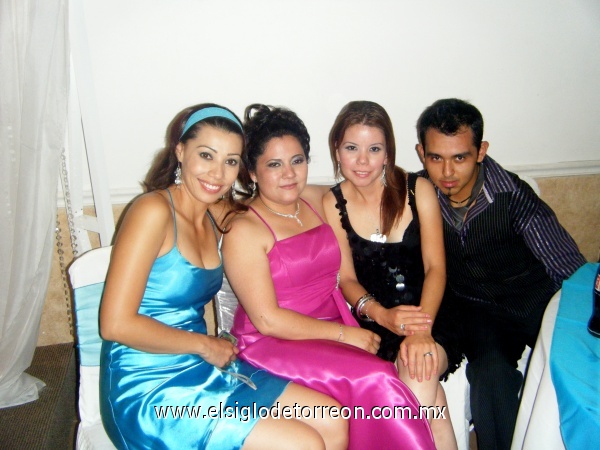 Alma, Cristy, Silvia y Luis