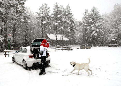 Londres se convirtió de repente en una ciudad blanca. Una ciudad onírica, penetrada de nieve, inerme ante la peor ventisca en varias décadas.