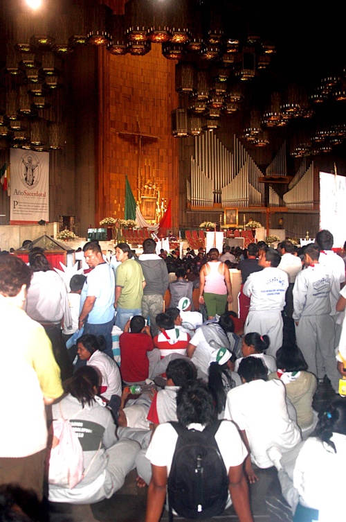 Al fortalecimiento del culto a la Virgen del Tepeyac contribuyó de manera decisiva la realización del Primer Concilio mexicano, que se celebró en la Ciudad de México entre el 29 de junio y el 7 de noviembre de 1555.