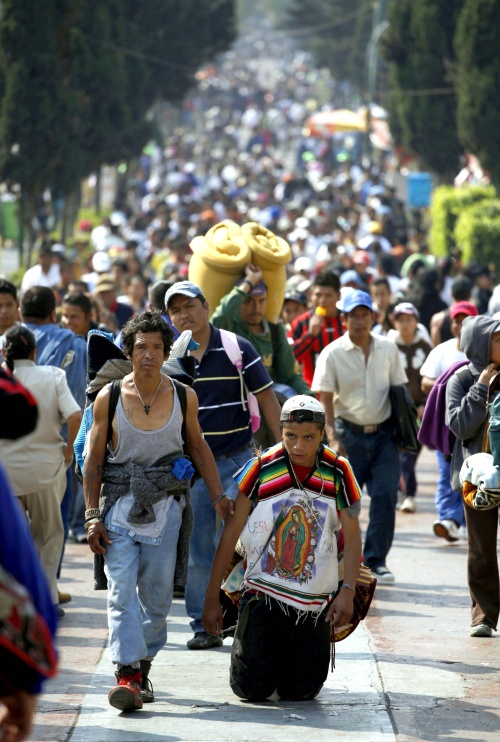 La fe se desborda en la Basílica de Guadalupe, donde el dolor y la esperanza se unen en el semblante de personas que llegan desde diversas partes del país y del mundo para contemplar la imagen de la Madre de los mexicanos.