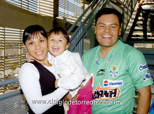 13122009 Claudia, Luciana y Julián Jaime.