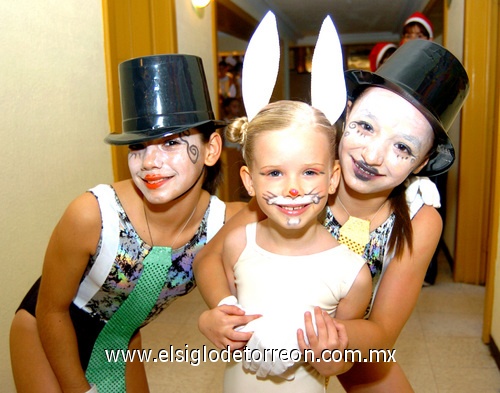 20122009 Daniela, Ángela y Karlita.