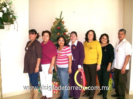 Colectivo Escolar del Jardín de Niños 'Justo Sierra Mendez' en posada navideña de zona escolar 76 en Centro de Convenciones de Gómez Palacio Dgo.Dic de 2009