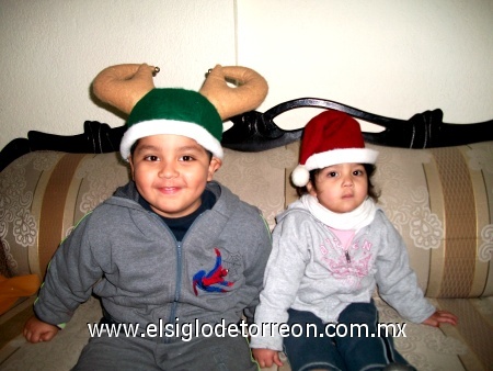 Alejandrito y Jackeline Diaz Rodriguez en festejo navideño