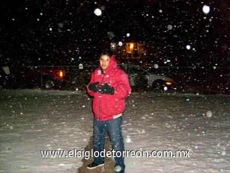 Disfrutando de la nieve en wichita kansas enero 2010 un Saludo a todos los de Luchana, Coahuila, Mex., Pedro